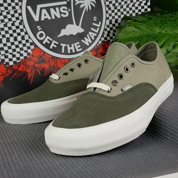 vans authentic green suede